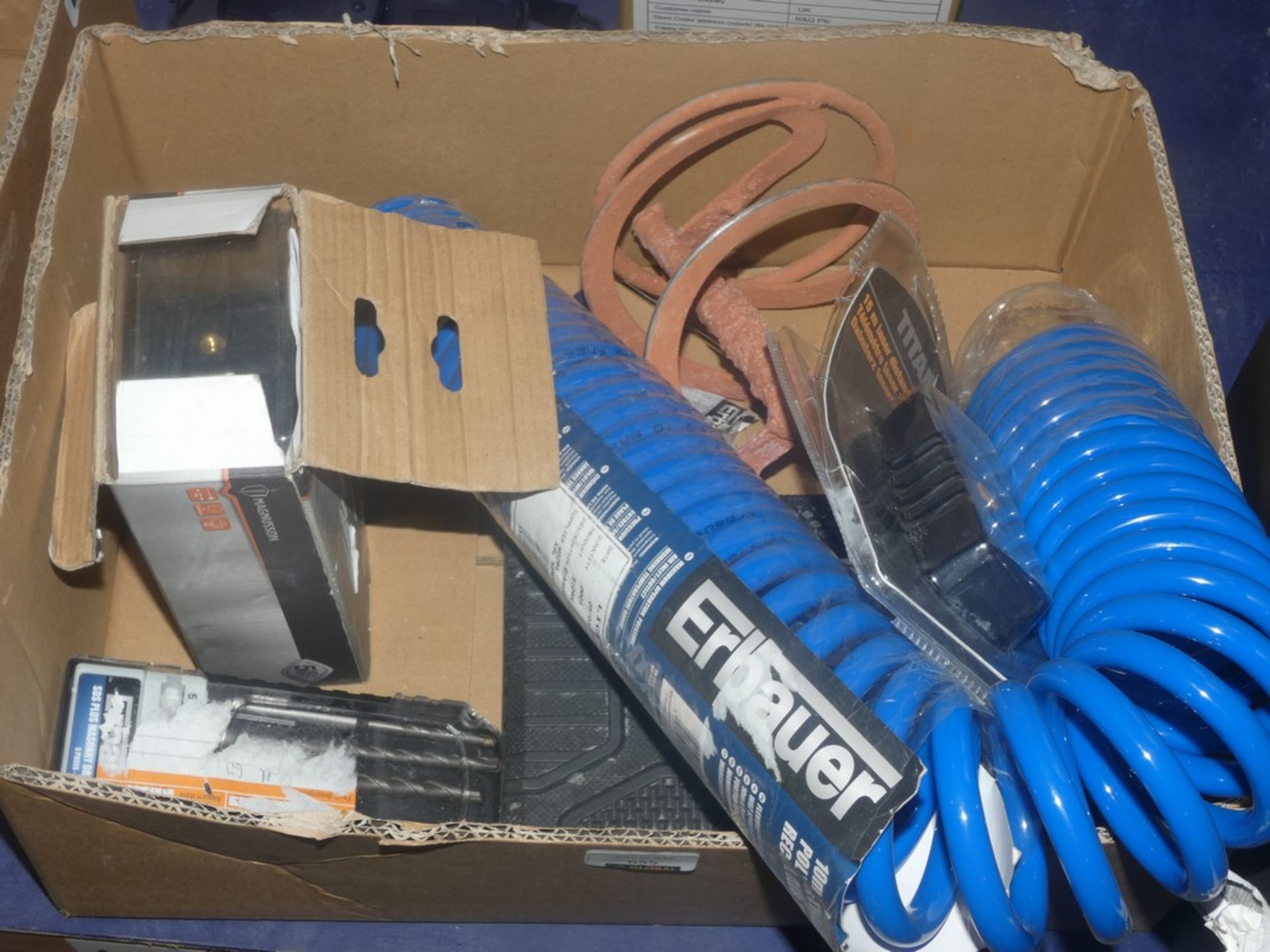 Lot to Contain 1 Erbauer Coiled Air Hose, 1 Magnesun Self Levelling Laser Leveller, 1 Pack of