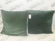 Lot to Contain 2 Emerald Green Square Designer Scatter Cushions Combined RRP£50 (1685445)(1685451)(