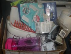 Lot to Contain 22 Assorted Items to Include Oven Liner Shelfs, Classic Rubber Leifheit MopHeads,