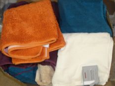 Bath Towels Super Absorbant Bath Mats And Absorbant Hand Towels RRP £15-£25 1683998 (ret0002857) (