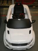 Gloss White Range Rover Sit And Ride Kids Car RRP£250.0 (Viewings Or Apprasisals Highly