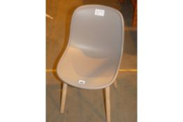 Lot To Contain Two Cream Plastic Metal Legs Tub Chairs RRP40.00 (1265381)(1265388)(Viewings Or