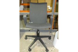 Grey Fabric Coated Upholstered Desk Swivel Executive Office Chair (In Need Of Attention/Appraisals