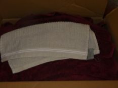 Lot To Contain 8 Assorted Bath Towels Hand Towels And Face Cloths In A Box Combined RRP £115 (