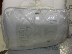 Soft And Light King-size Mattress Topper RRP £45 (Viewings And Appraisals Highly Recommended) (