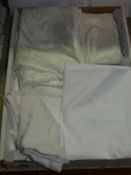 Lot to Contain 7 Assorted Items To Include 400 Thread Count Pillow Case Herringbone Pillow Case