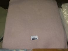 John Lewis Pink Throw RRP £120 (2158487)(Viewing And Appraisals Highly Recommended)