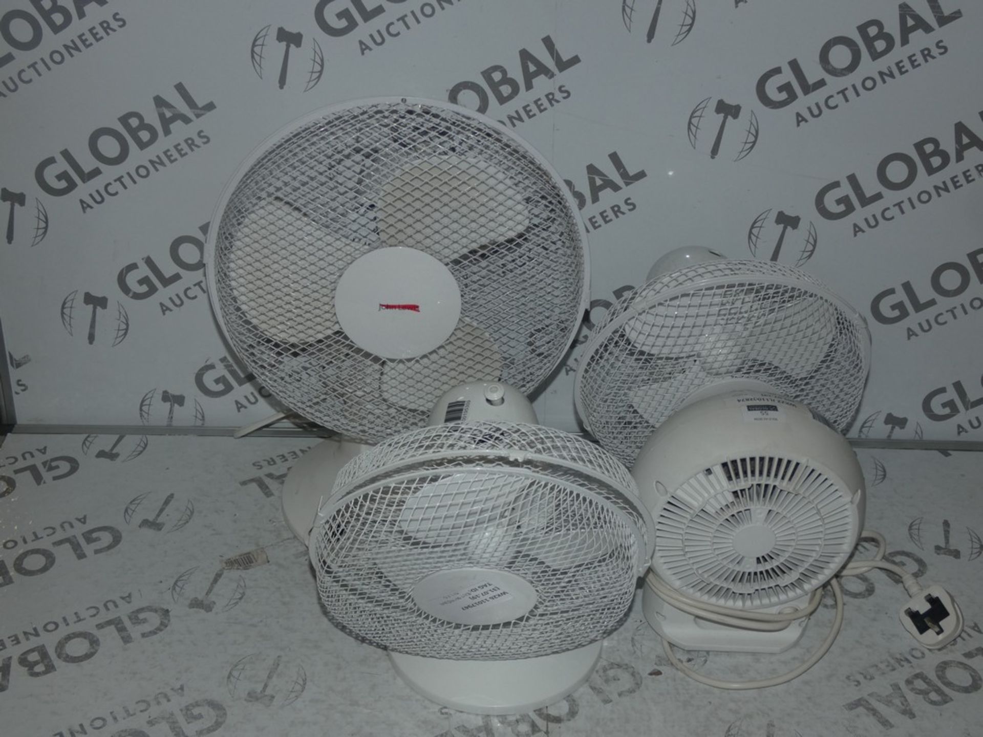 Lot To Contain 3x John Lewis Desk Fans RRP£40.0 (RET00153688)(2146722)(RET0019309)(RET00195150) (