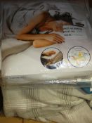 Lot to Contain 4 Assorted Items To Include Brushed Cotton Soft And Cosy Duvet Cover Sets, Egyptian