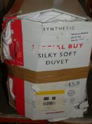 Boxed Synthetic Special Buy Duvet RRP £40 (2098176) (Viewings And Appraisals Are Highly