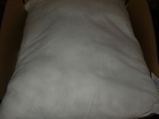 Lot To Contain An Assortment Of Uncovered Scatter Cushions (Viewings And Appraisals Highly