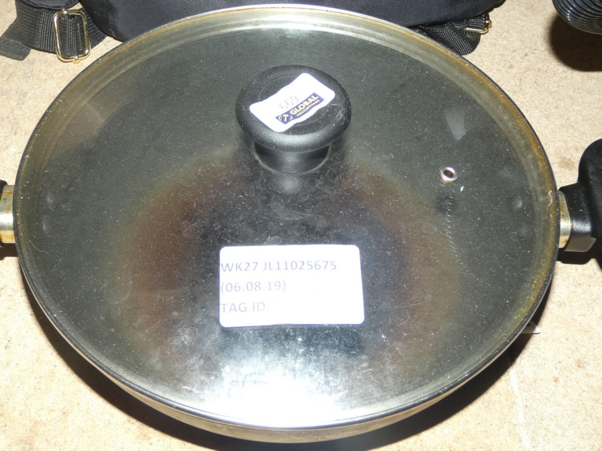 2 Handle Curry Pan RRP £25 (RET00238339)(Viewing or Appraisals Highly Recommended)