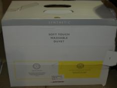 Boxed Synthetic And Soft Touch Washable Duvet RRP£85.0 (2307694))(Viewings And Appraisals Highly