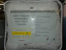 Bagged John Lewis Small Double Soft Touch Washable Mattress Topper RRP £85 (2301143) (Viewing or