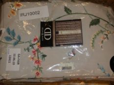 Lot To Contain 4 Assorted Items To Include Lined Eyelet Headed Curtains Ideal Home Throws Davino