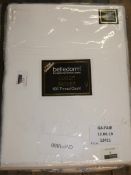 Lot To Contain 2 Assorted Bedding Items To Include A Belledorme Cotton Satin 200 Thread Count King-