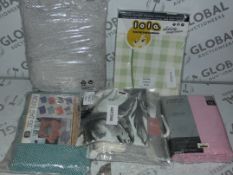 Lot To Contain 5X Assorted Brand New Items Designer Throws, Bath mats And Fitted Sheets Combined