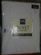 Lot to Contain 2 Brand New And Sealed Assorted Items To Include A K&A King size Duvet Cover Set