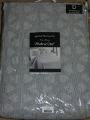 Brand New Moda De Casa Soft Touch Cotton Feel Hearts Double Bedspread In Grey