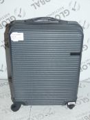 Qube Hard Shell 4 Wheel Spinner Travel Suitcase RRP £70 (2241032) (Viewing or Appraisals Highly