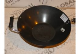 Lot To Contain 1X Kenhom 35cm Wok RRP£35.0(RET00239187) (Viewing or Appraisals Highly Recommended)