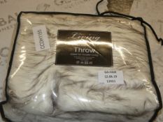 Assorted Mode Decasa And Luxury Faux Fur Living By Cascade Home Throws RRP £55 Each (Public