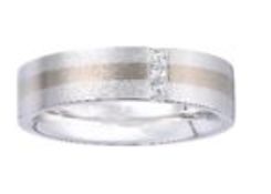 Diamond Ring, 18ct Yellow/White Gold, Weight 11.32g, Diamond Weight 0.14ct, Colour G, Clarity SI1,