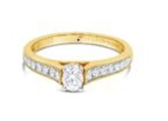 Diamond Solitaire Ring With Diamonds On The Shoulder, 18ct Yellow Gold, Weight 2.77g, Diamond Weight