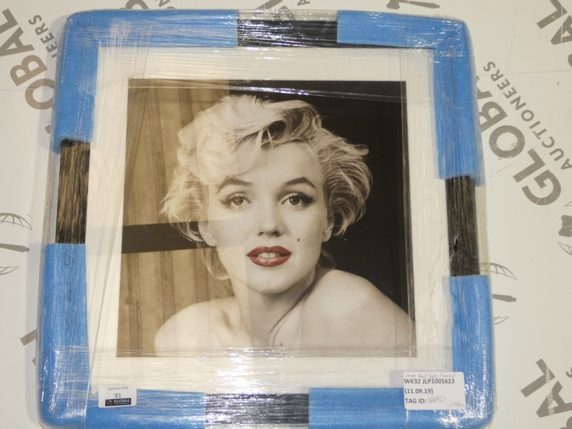 Framed Marilyn Monroe Red Lips Wall Art Picture RRP £125 (2640321) (Public Viewing and Appraisals