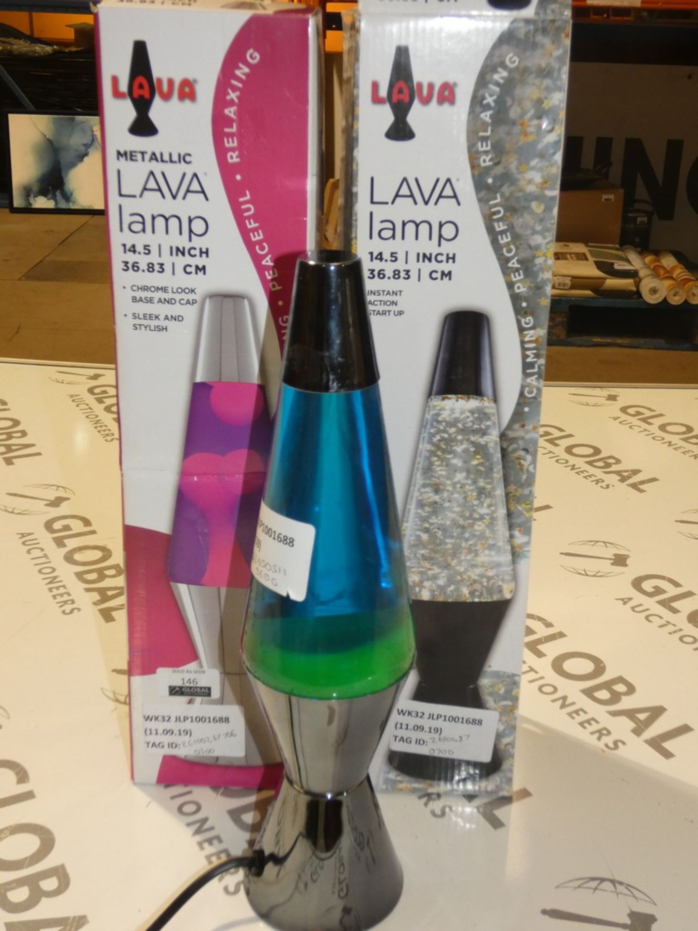 Assorted Boxed And Unboxed Retro Style 14.5 Inch Lava Lamps And Glitter Lamps RRP £30 Each (2650487)