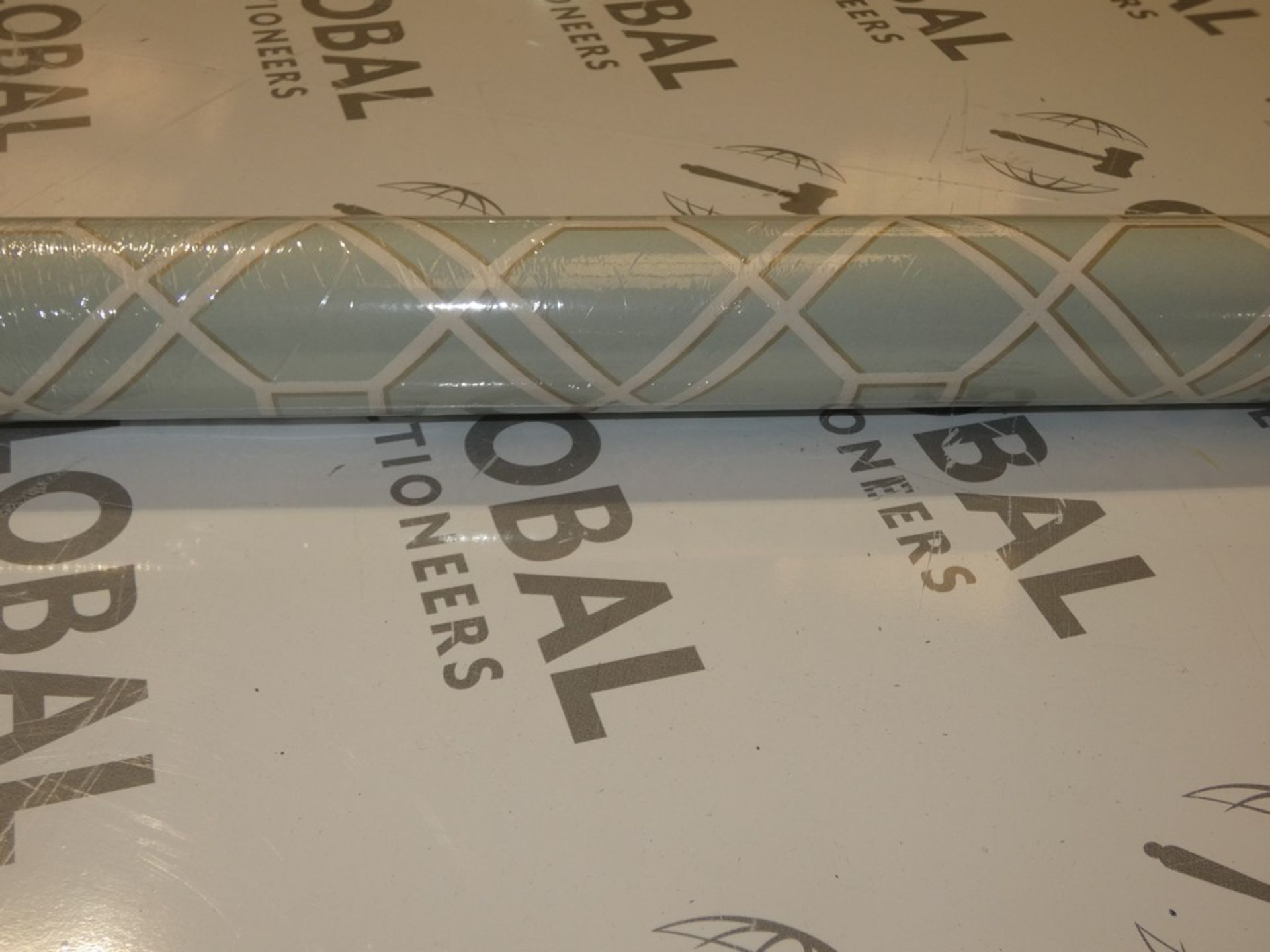 Brand New And Sealed Roll Of GP & J Baker Designer Wallpaper RRP £80 (2641278) (Public Viewing and