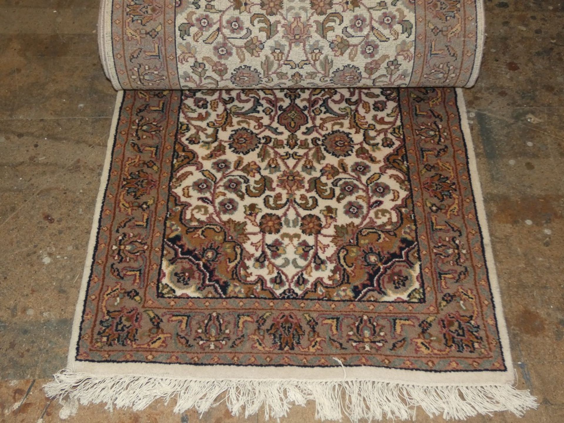 76 x 392cm Oriental Banaras Sapo Floor Rug RRP £750