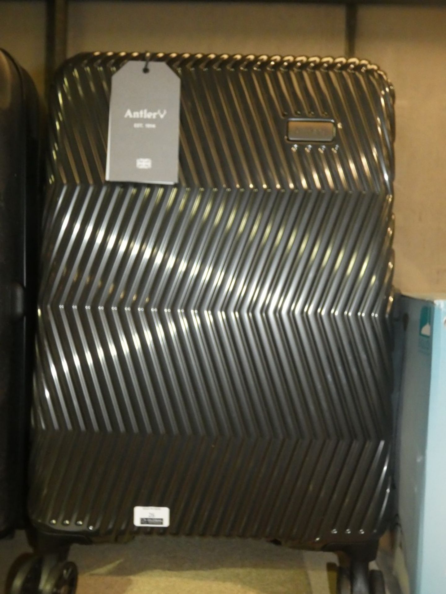 Boxed Antler Storm Grey Viva 4 Wheel Medium Expanding Spinner Suitcase RRP £220 (2913024) (Public