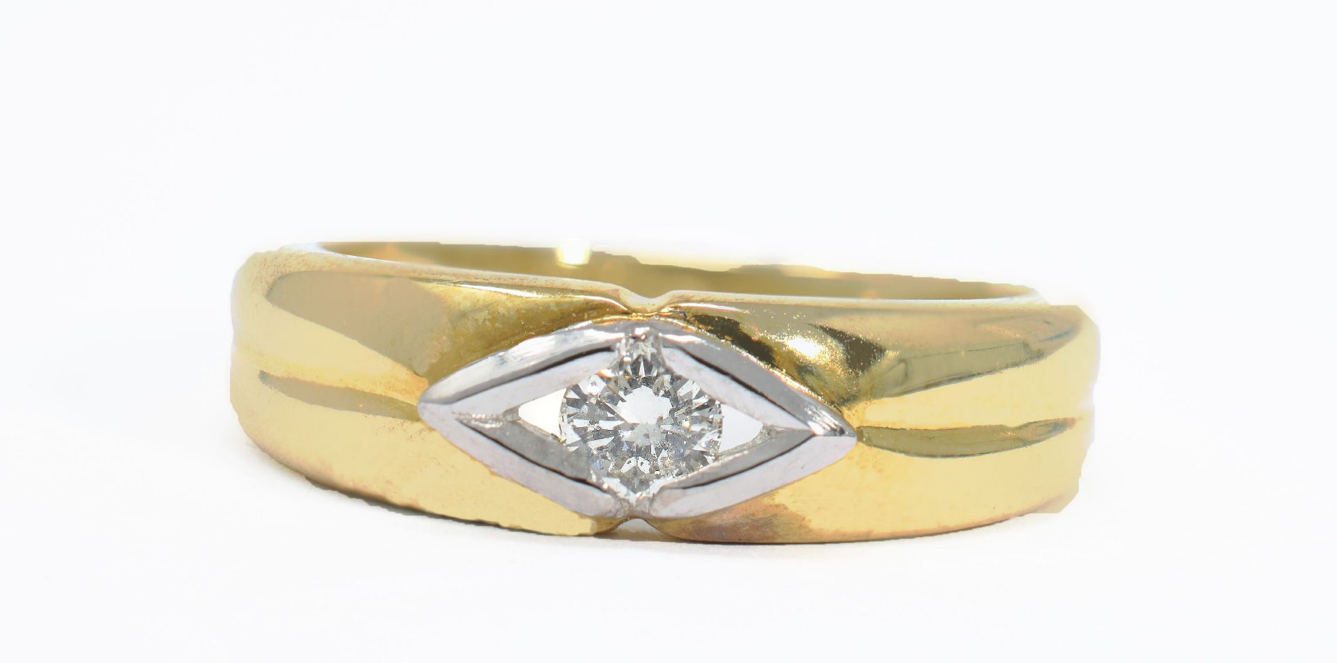 Diamond Ring, 9ct Yellow Gold, RRP £1,599 Weight 3.73g, Diamond Weight 0.22ct, Colour H, Clarity SI1