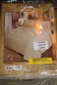 Lot to Contain 2 Assorted Items to Include Orchard Luxury Woven Jacquard Bed Duvet Set and a 167 x