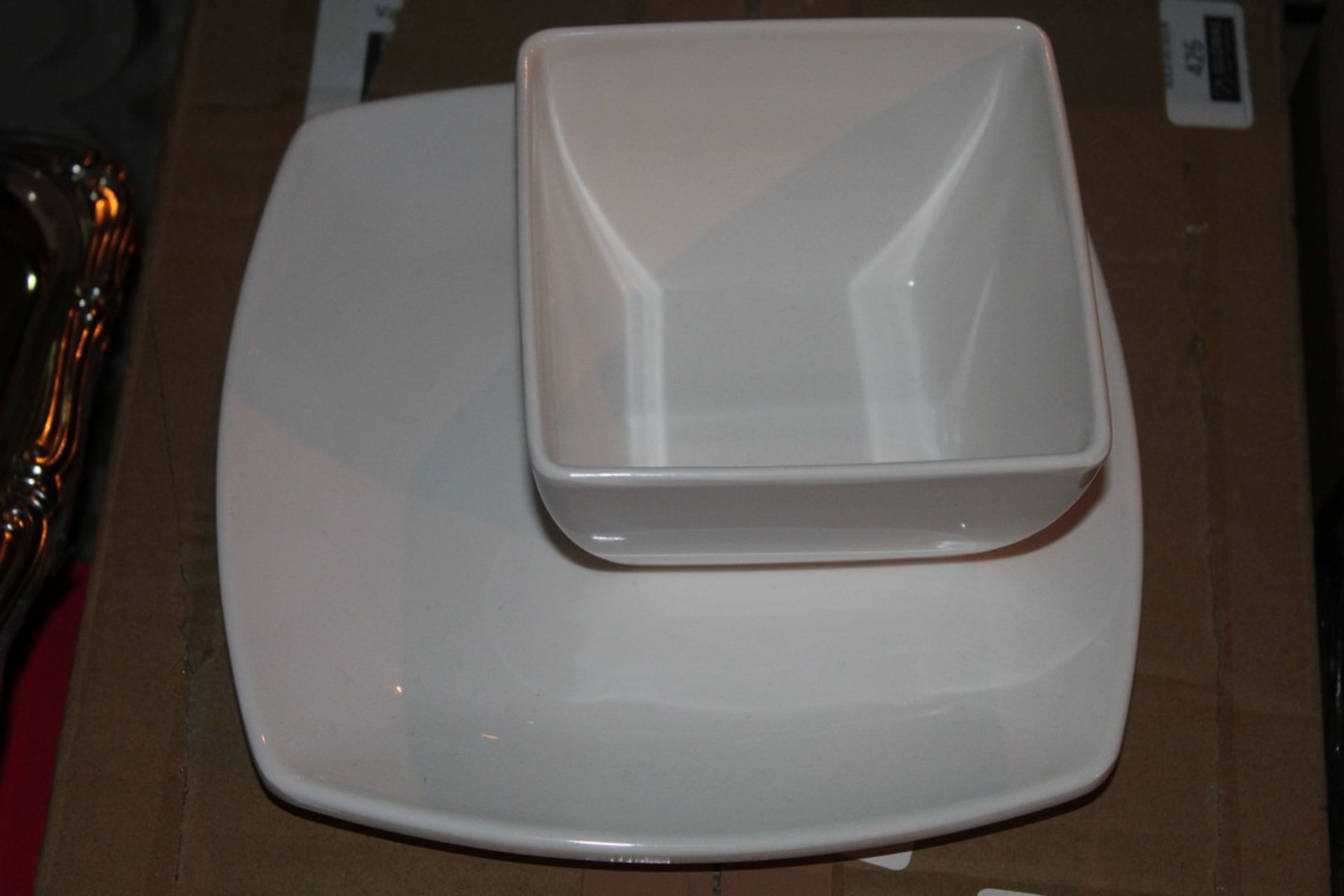 Boxed White Gloss Dinnerware Set RRP £45 (14469) (Public Viewing and Appraisals Available)