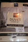 Lot to Contain 3 Assorted Items to Include a KandE King-size Duvet Cover Set, Dream Scene Premium