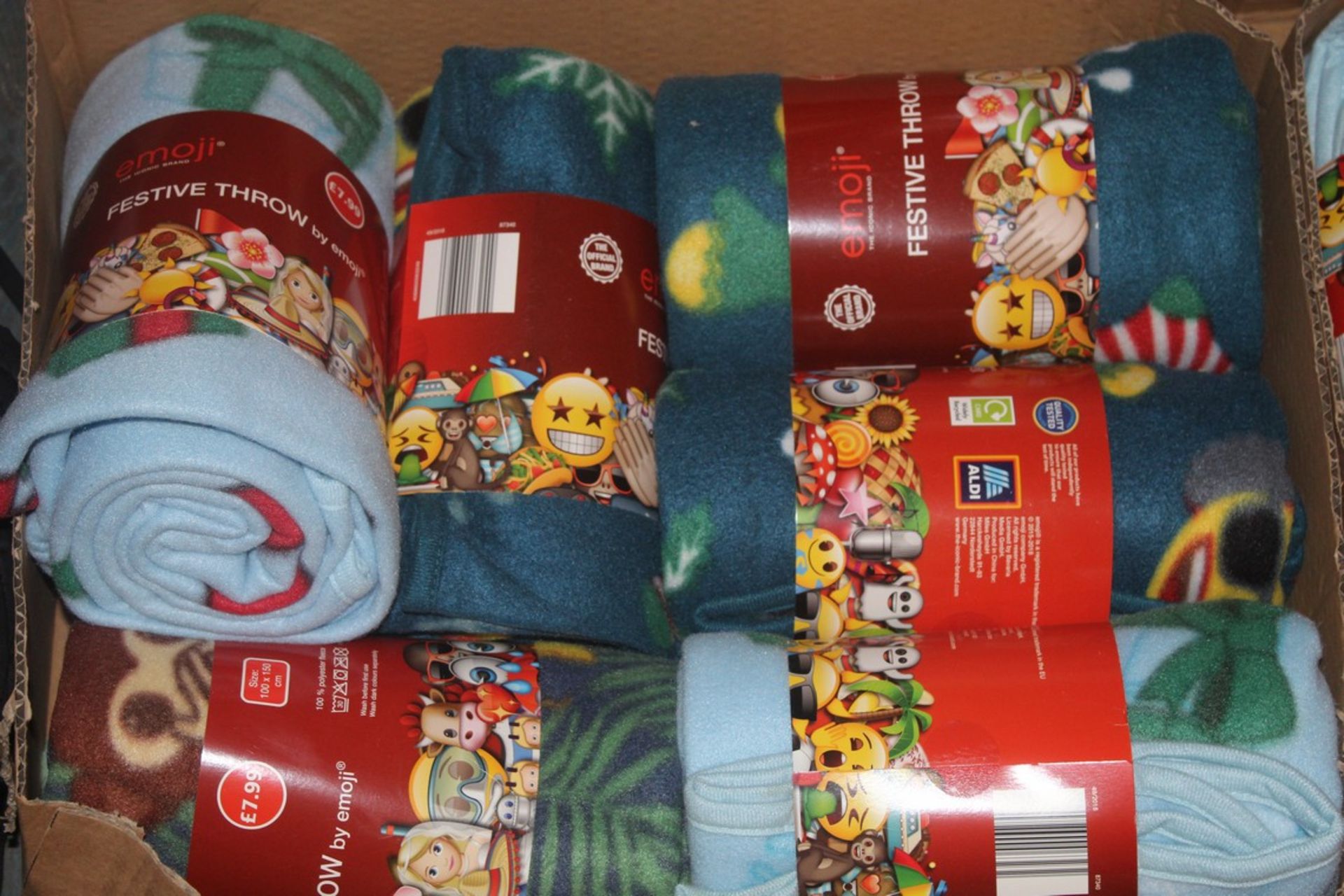 Lot to Contain 6 Brand New Emoji Festive Throws Combined RRP £40 (Public Viewing and Appraisals