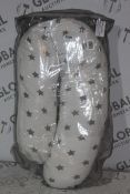 Star Print Maternity Pillow RRP £50 (RET00165934) (Public Viewing and Appraisals Available)