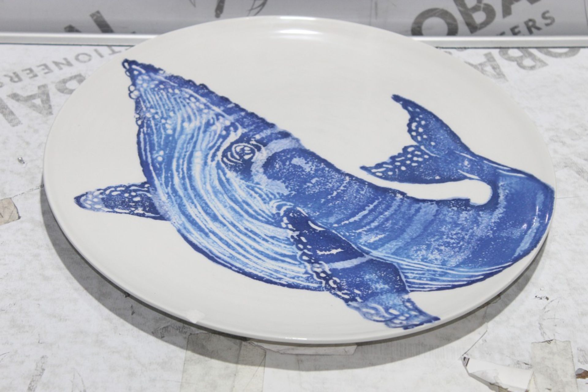 Boxed Perfect Carvery Whale And Crab Printed Oversized Dinner Plates RRP £45 Each (3147408) (