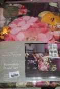 Lot to Contain 2 Bagged Brand New Bedding Items to Include a Gaveno Cavailia Reversible Floral Print