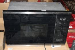 Single Stainless Steel Microwave Oven (Public Viewing and Appraisals Available)