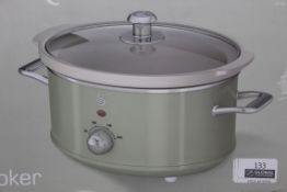 Boxed Retro 3.5L Slow Cooker RRP £45 (14734) (Public Viewing and Appraisals Available)