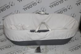 Boxed Grey Designer Baisonette Moses Basket RRP £90 (RET00507759) (Public Viewing and Appraisals