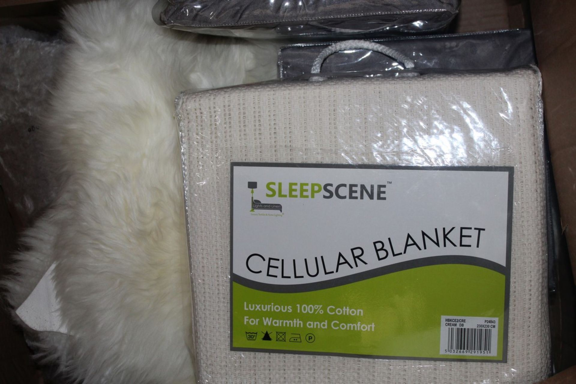 Assorted Items to Include a Blanket, Heated Throws, Belledorme Divan Base Wraps RRP £30 Each (Public