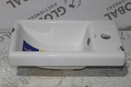Boxed Cersanit Porcelain Sink Unit RRP £55 (13011) (Public Viewing and Appraisals Available)