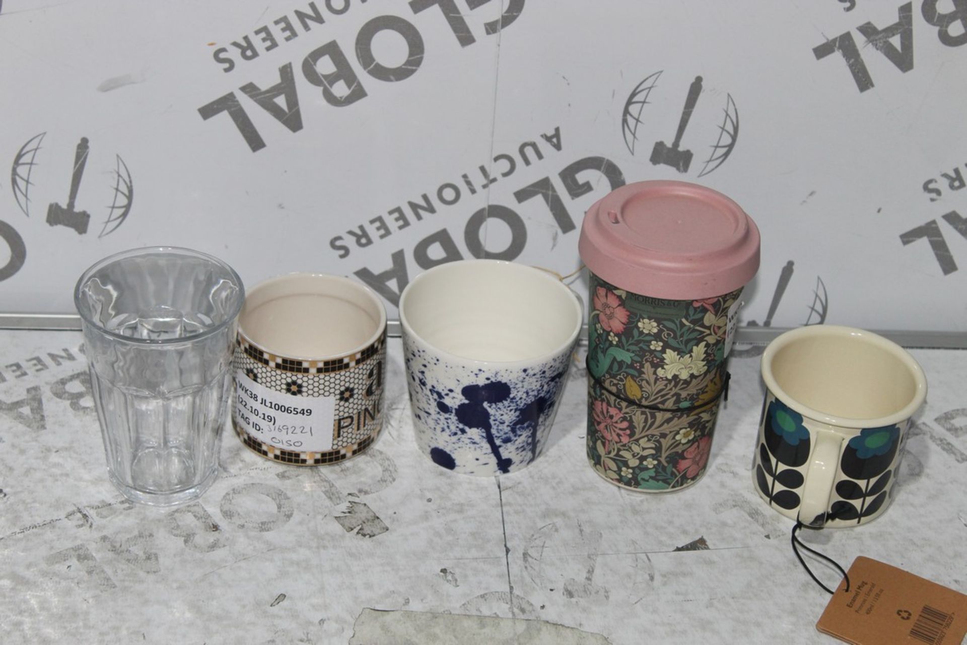 Lot to Contain Travel Mugs, Tumblers and Drinking Mugs Combined RRP £100 (3137724) (Public Viewing