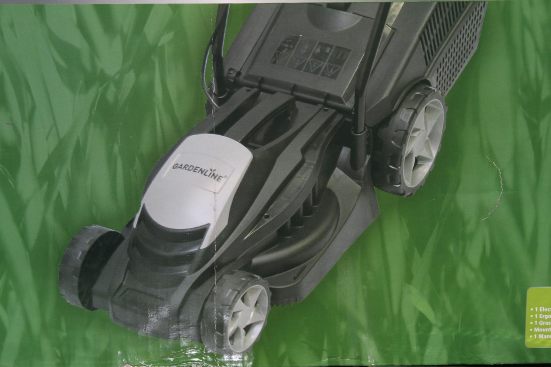 Boxed Gardenline 1100W Electric Lawn Mower RRP £40 (Public Viewing and Appraisals Available)