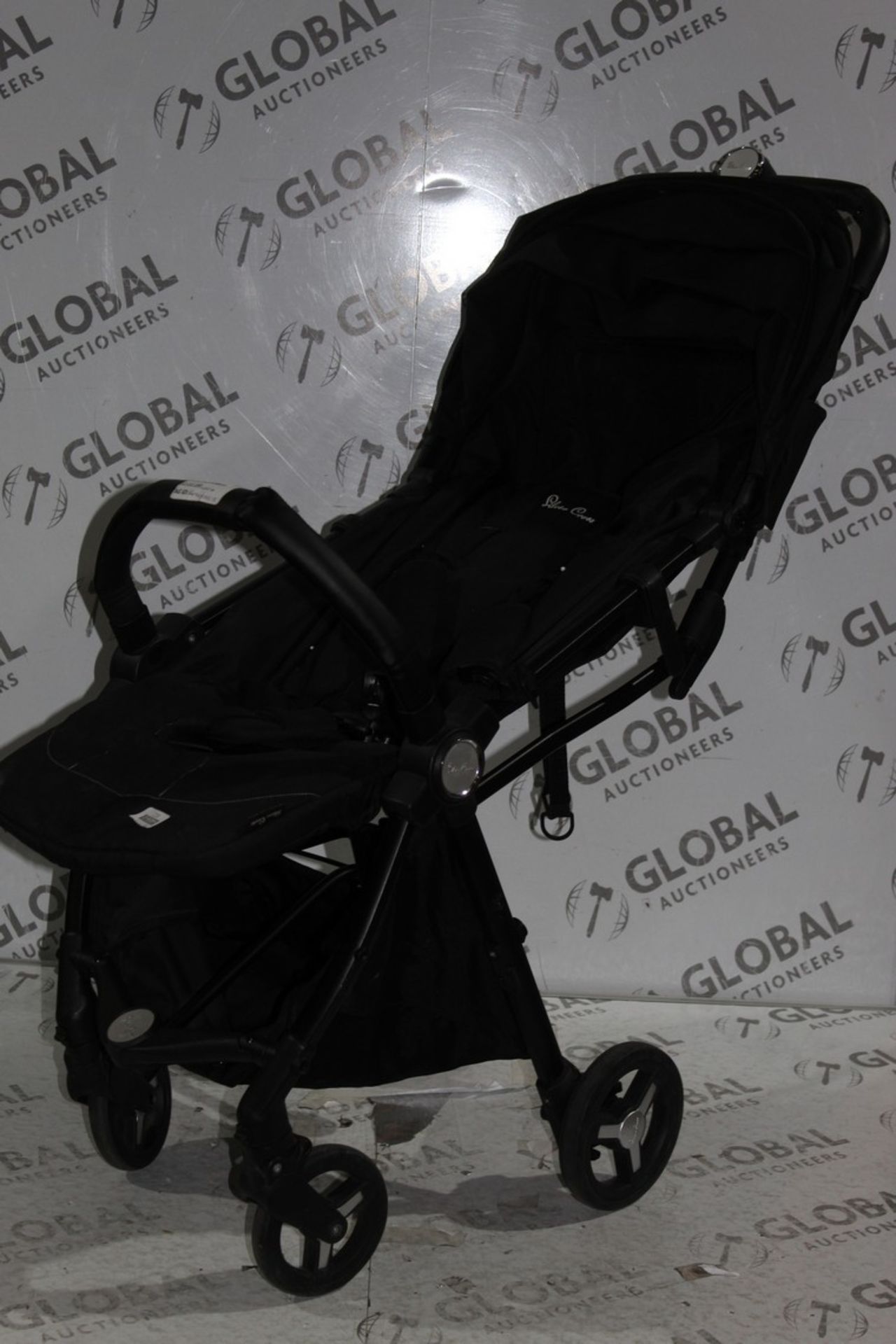 Silver Cross Kids Push Pram RRP £225 (RET00556518) (Public Viewing and Appraisals Available)