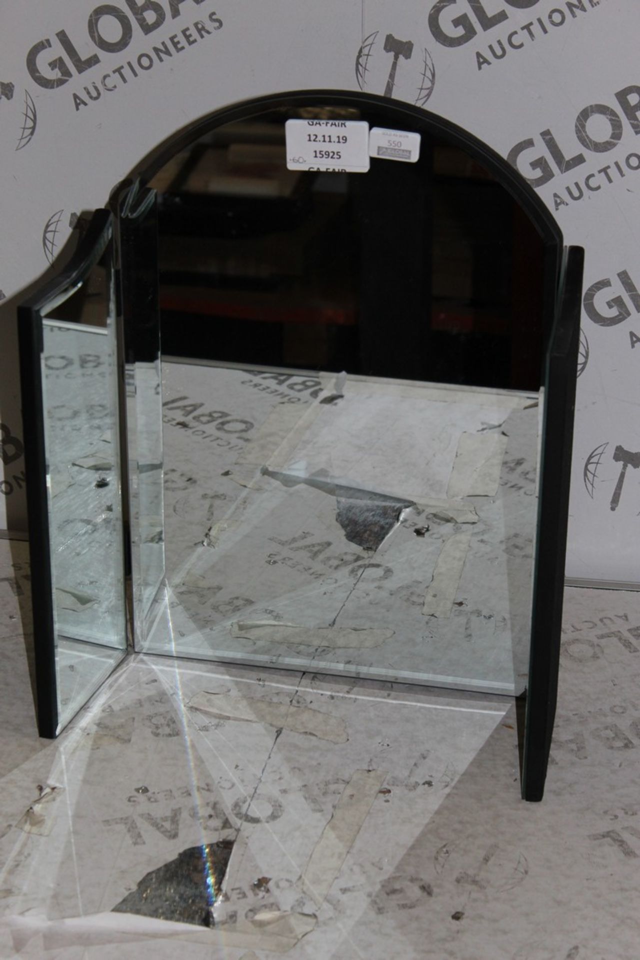 Triple Vanity Mirror RRP £60 (15925) (Public Viewing and Appraisals Available)
